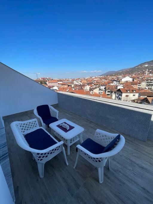 Penthouse With Castle View Apartment Призрен Екстериор снимка